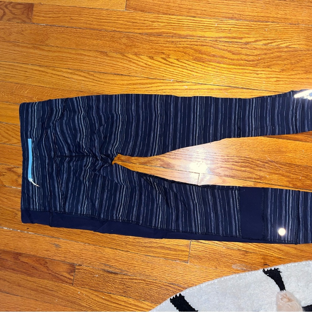 Size 4 navy reflective lulu lemon leggings
